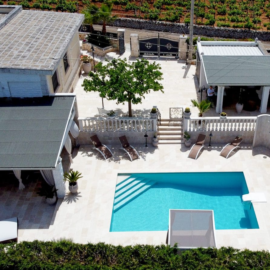 Luxury Vale Villa